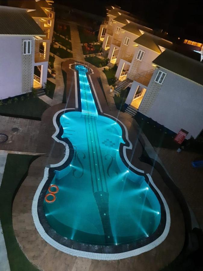 מנדרמוני Parth King Beach Resort מראה חיצוני תמונה