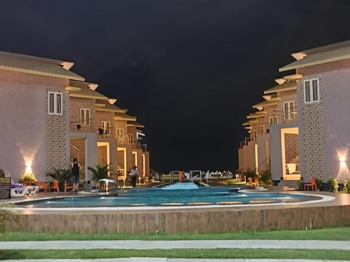 מנדרמוני Parth King Beach Resort מראה חיצוני תמונה