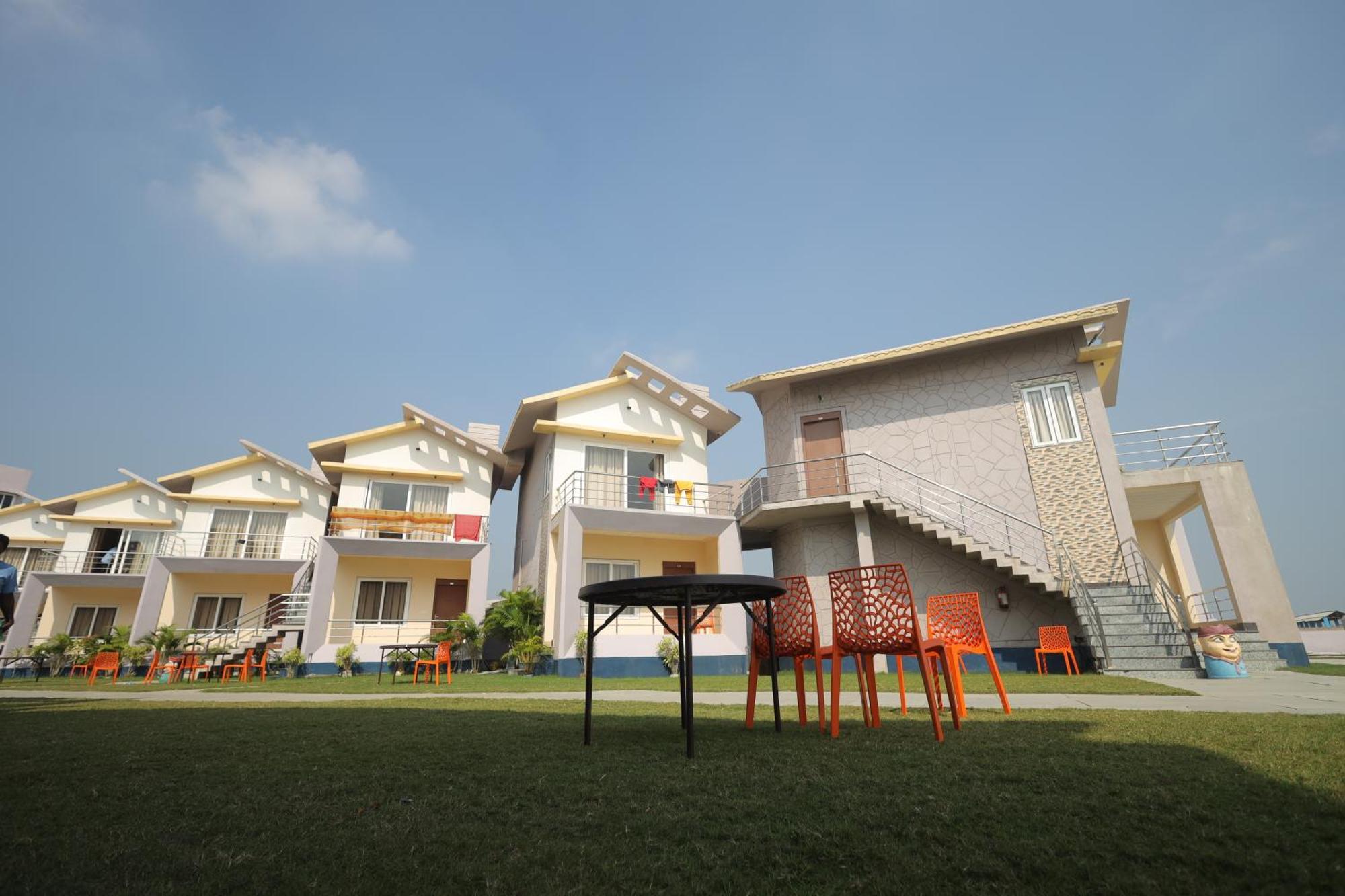 מנדרמוני Parth King Beach Resort מראה חיצוני תמונה