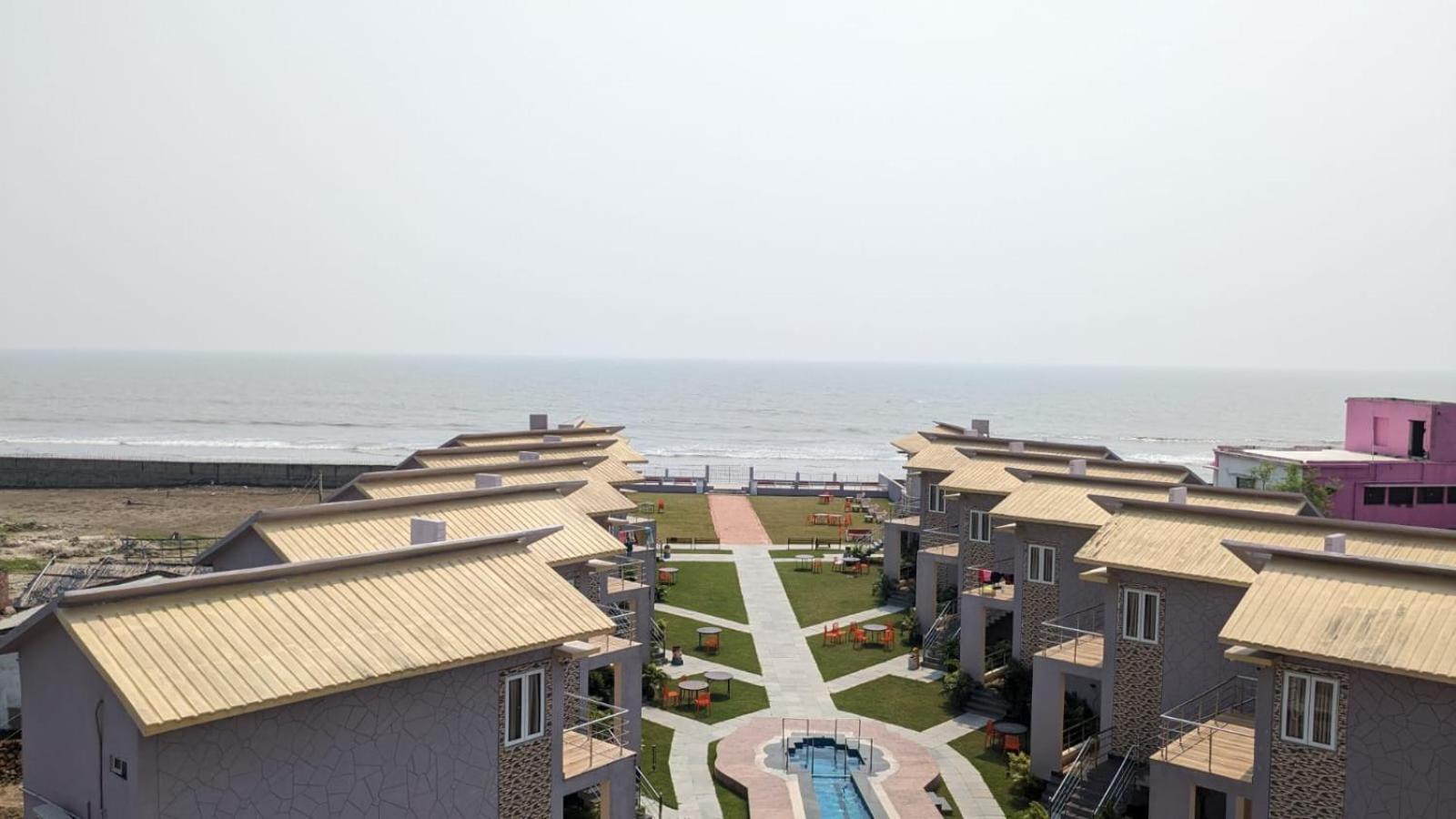 מנדרמוני Parth King Beach Resort מראה חיצוני תמונה