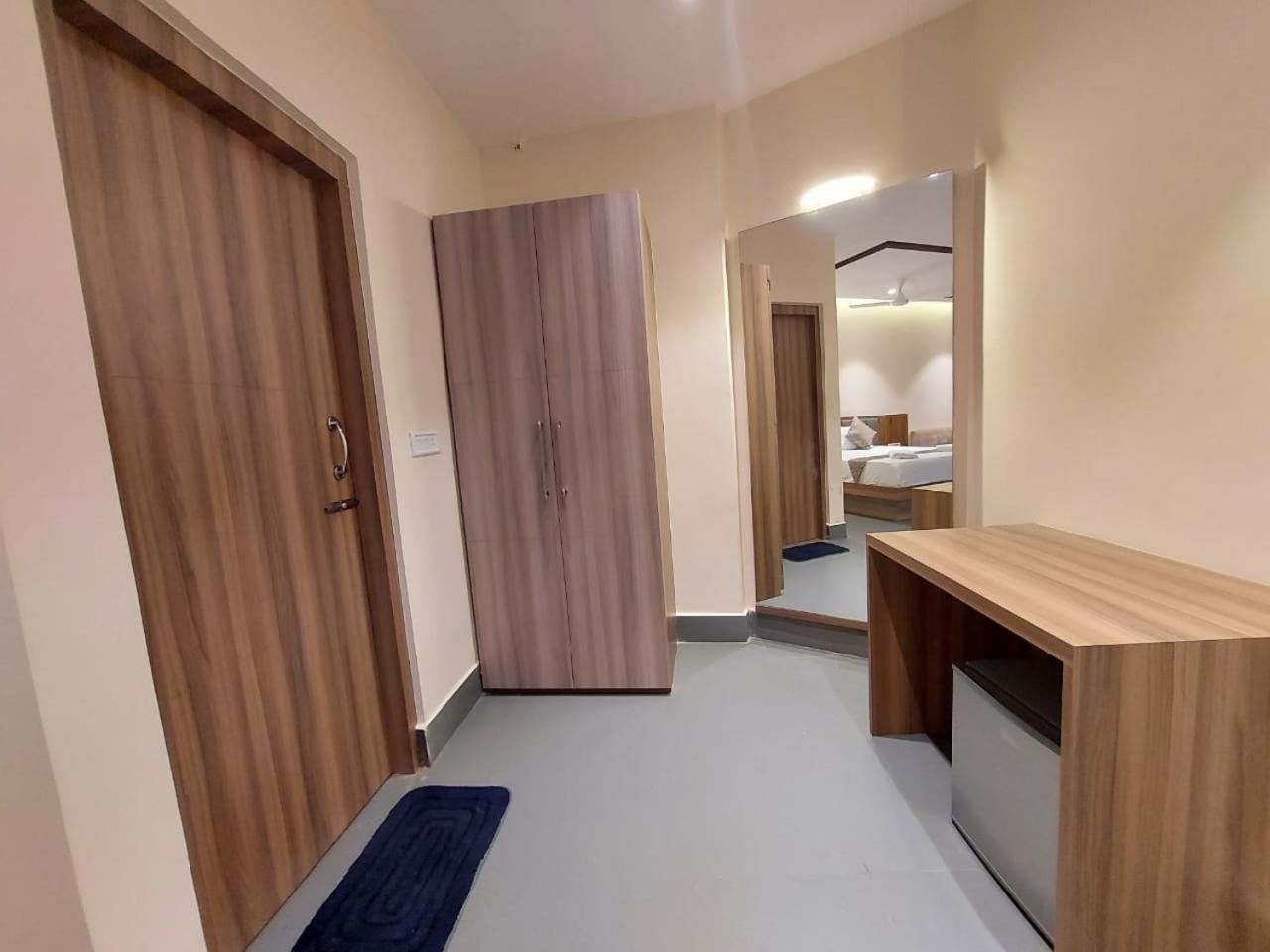 מנדרמוני Parth King Beach Resort מראה חיצוני תמונה