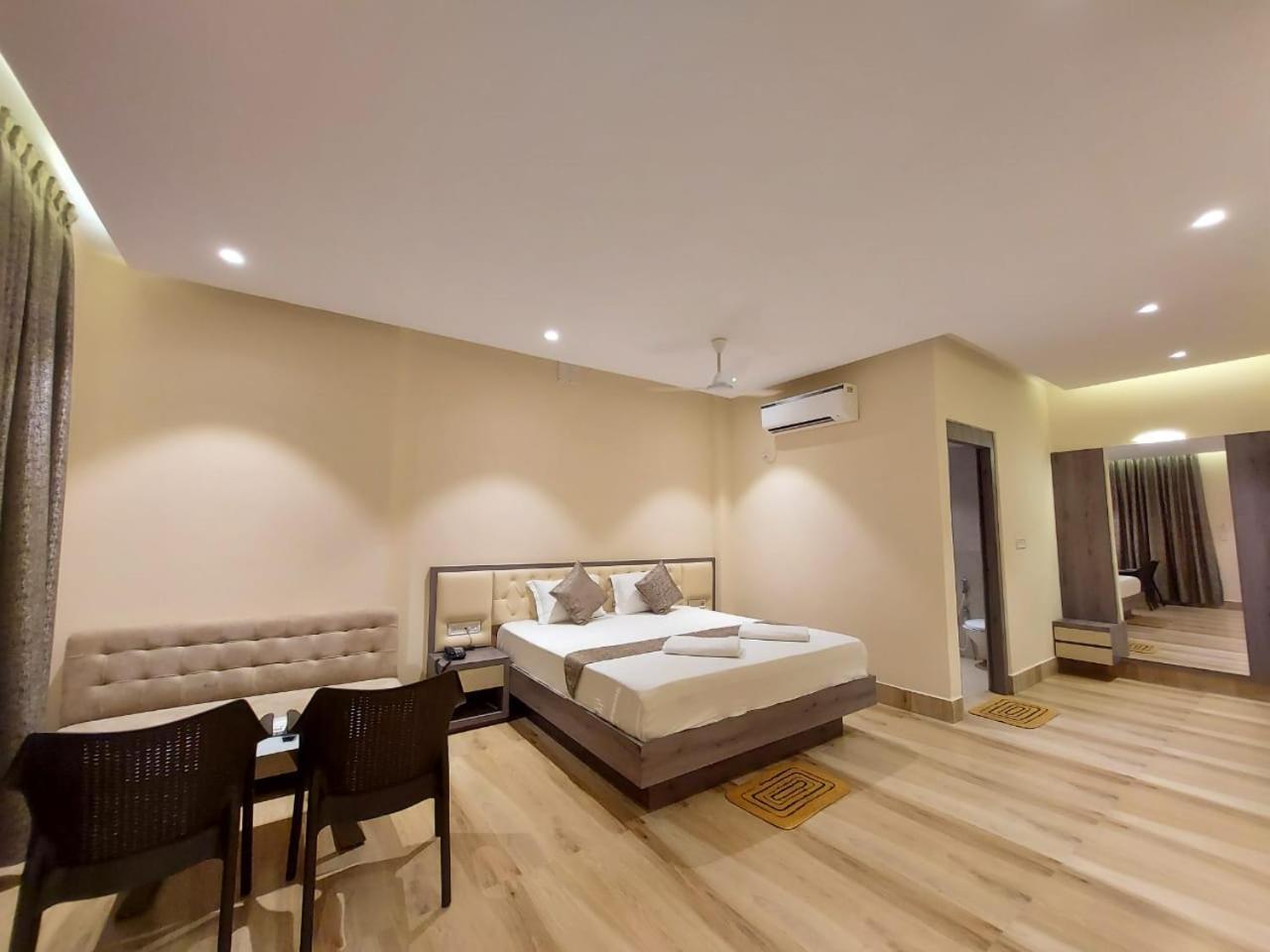 מנדרמוני Parth King Beach Resort מראה חיצוני תמונה