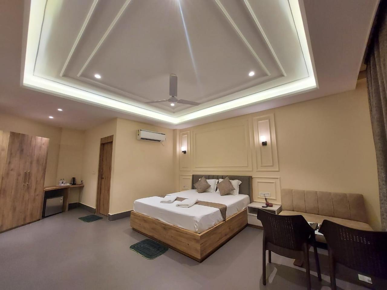 מנדרמוני Parth King Beach Resort מראה חיצוני תמונה