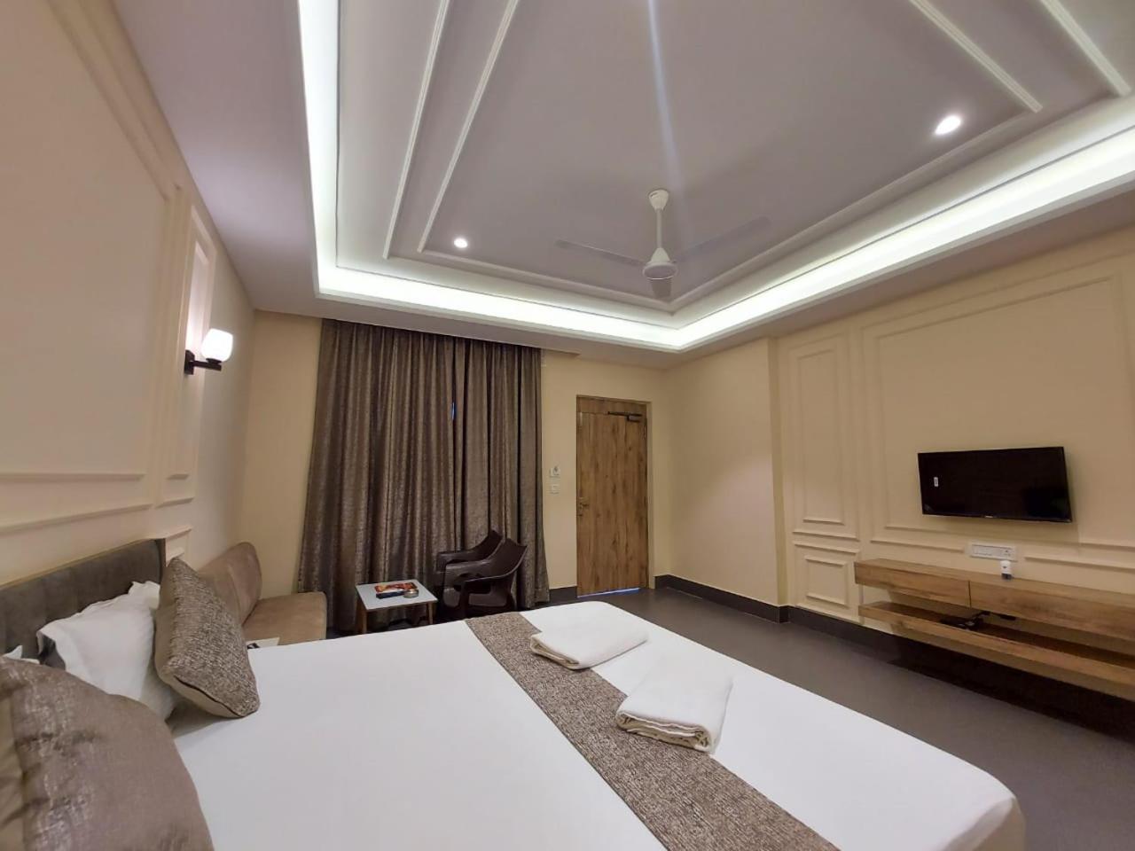 מנדרמוני Parth King Beach Resort מראה חיצוני תמונה